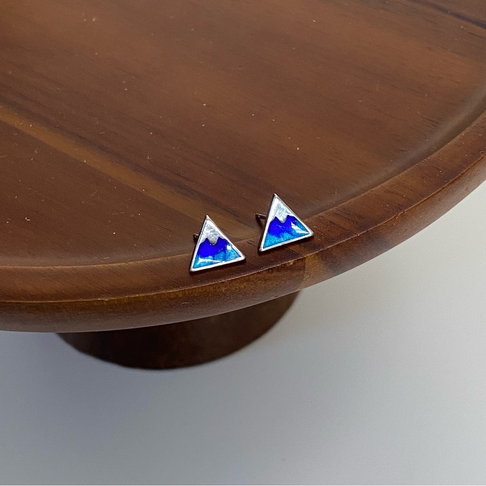 4/$15 Fuji Mountain Snow Mountain Triangle Silver Blue Enamel Stud Earrings